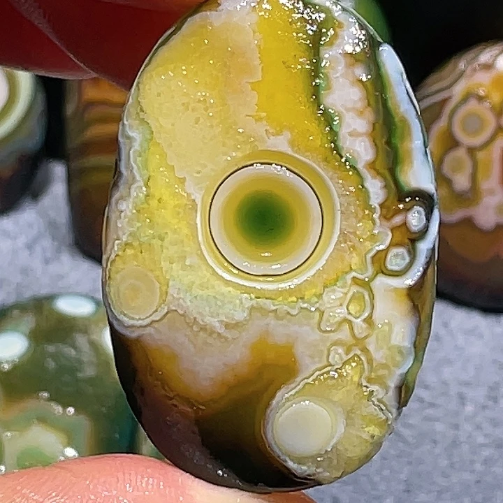 玛瑙/玉髓未镶嵌珠宝奇石