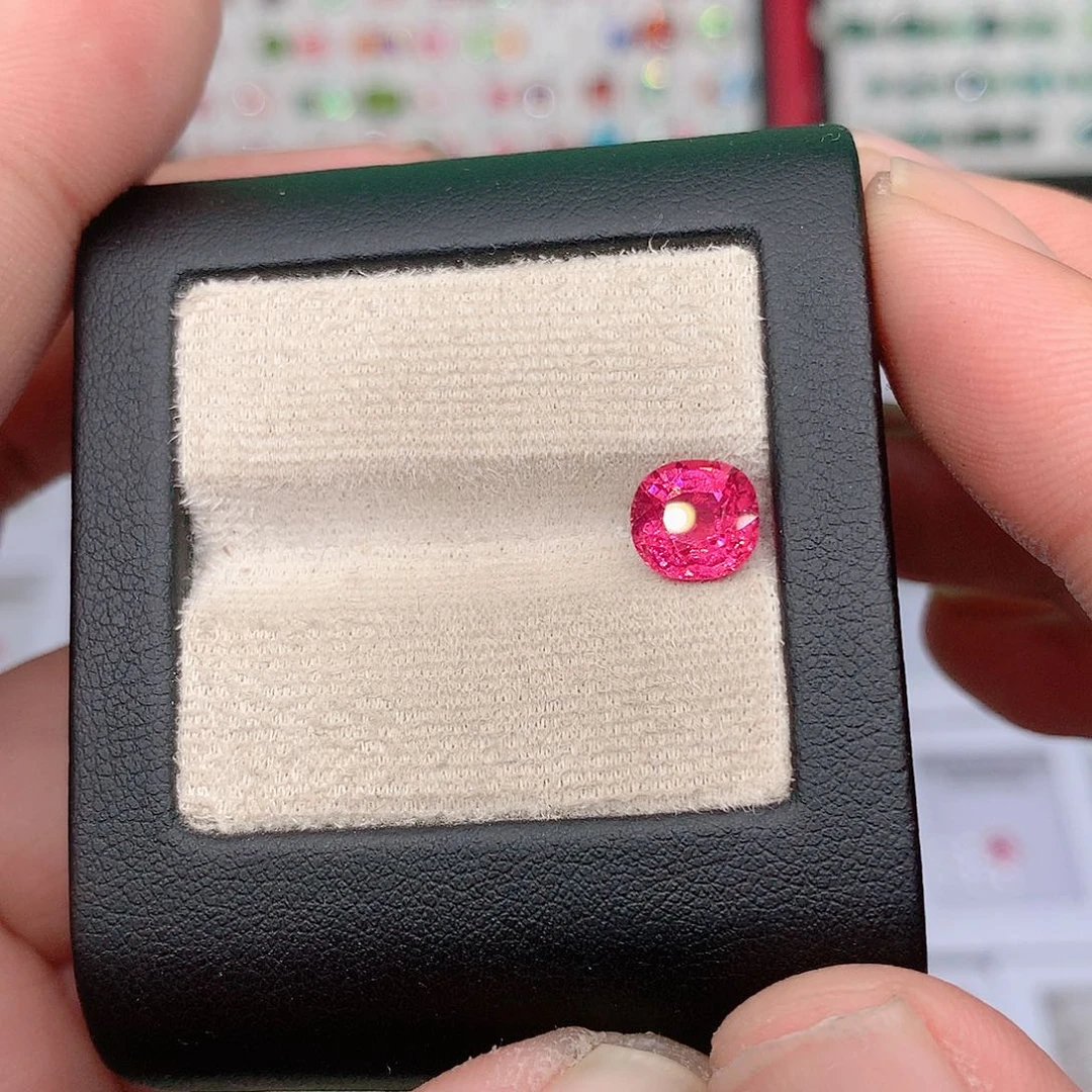 祼石未镶嵌碧玺1.81ct