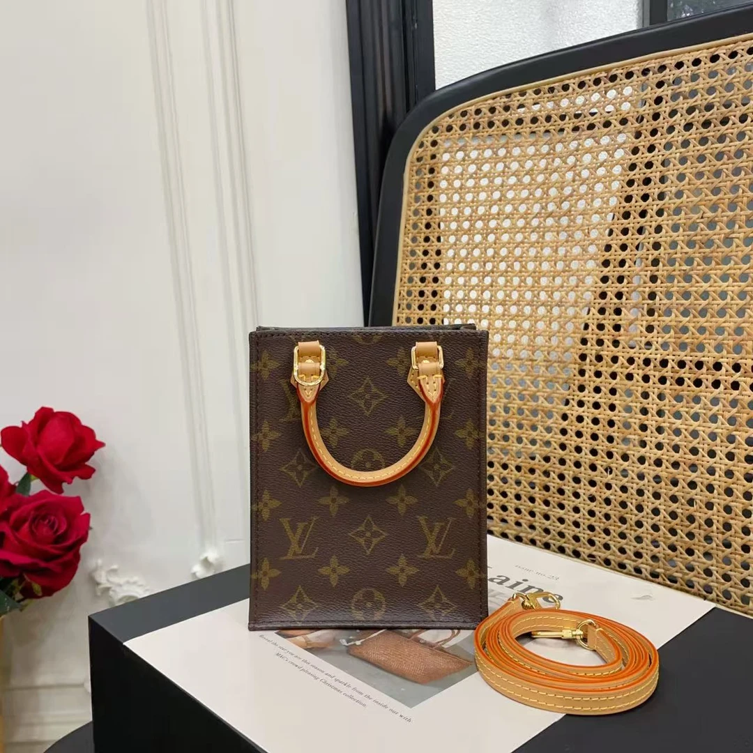 95新 LouisVuitton/路易威登 琴谱mini老花金扣芯片款 66205592