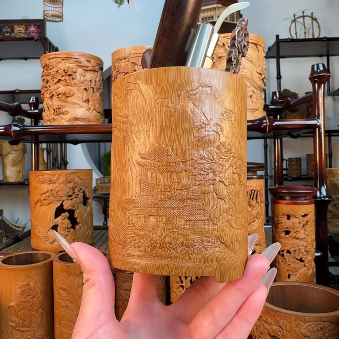 香榧木山水楼阁小号笔筒