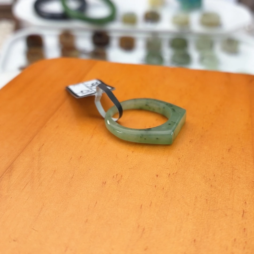 和田玉未镶嵌戒指c122乌兰海马鞍17.0不退换