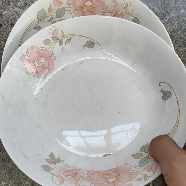 陶瓷盘子碗啥都有