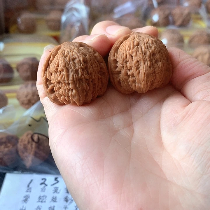 文玩核桃吊坠34尺红玛瑙
