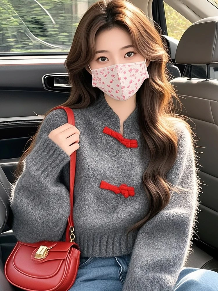 灰色奶呼呼软糯毛衣女款2024新款冬季慵懒风中式国风盘扣针织上衣