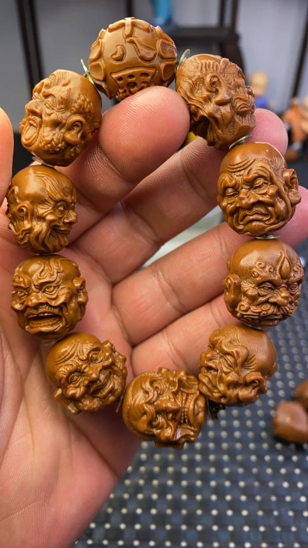 2.0山鬼十八罗汉手串雕刻手串黄金树上沉水核不是橄榄核沉水核