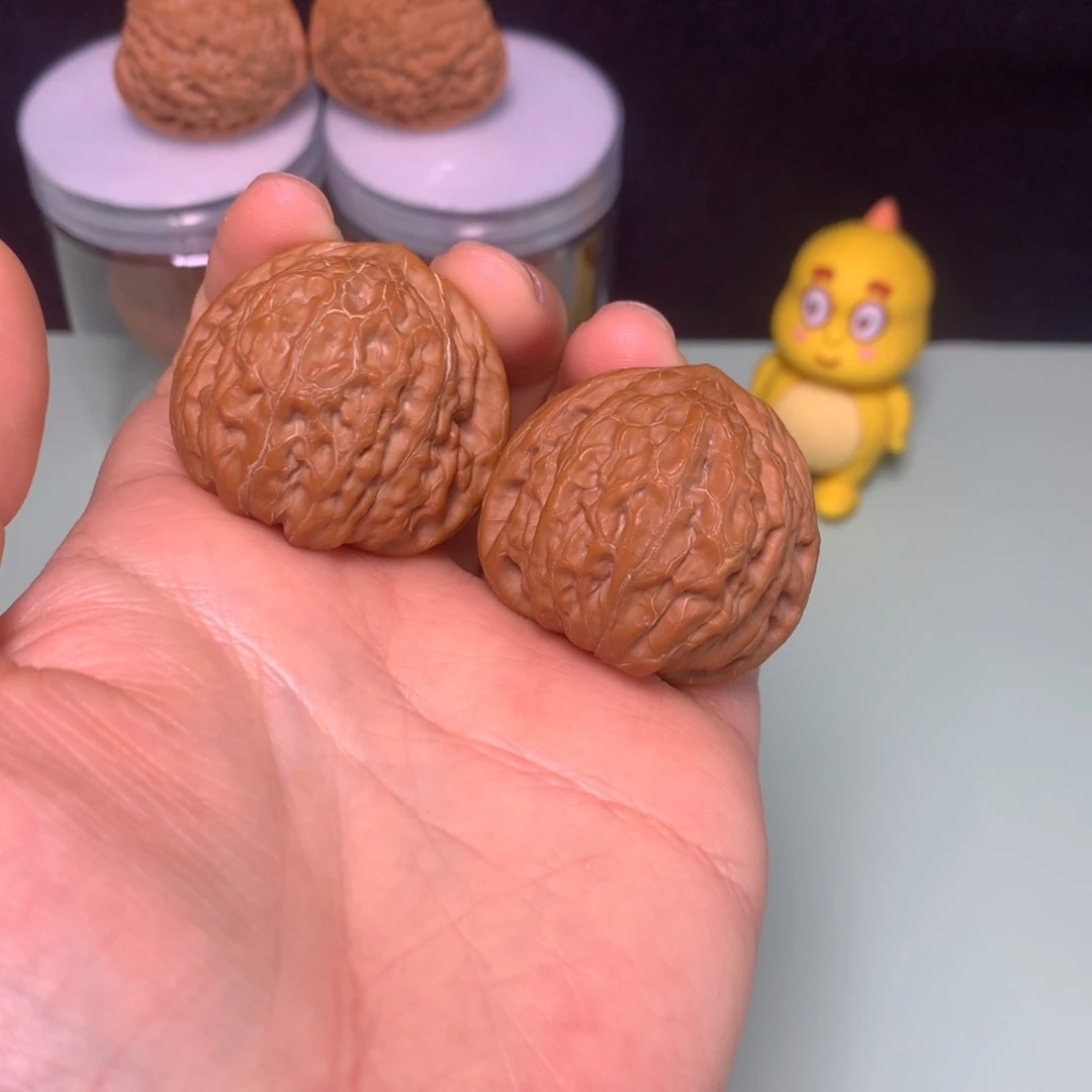 文玩核桃把件铁锤三角