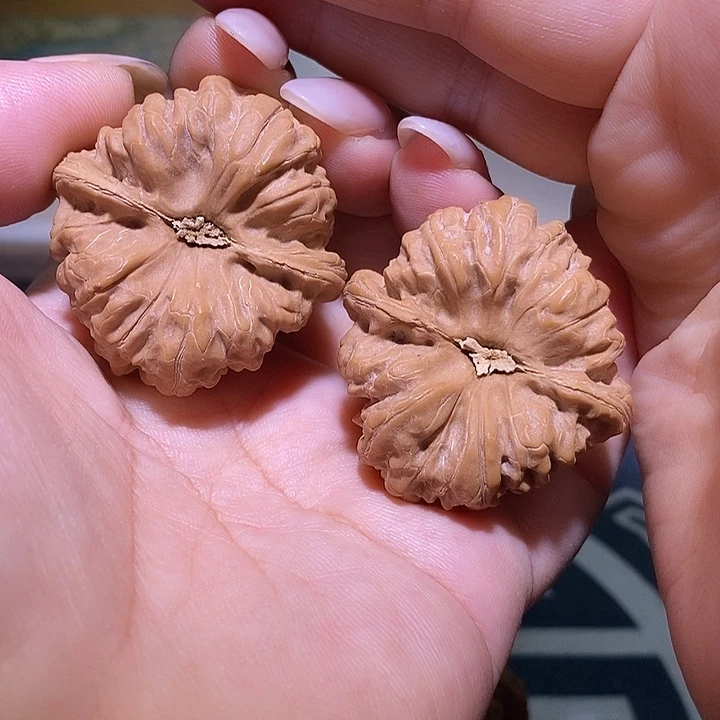 文玩核桃把件山**兮39金蟾凹底