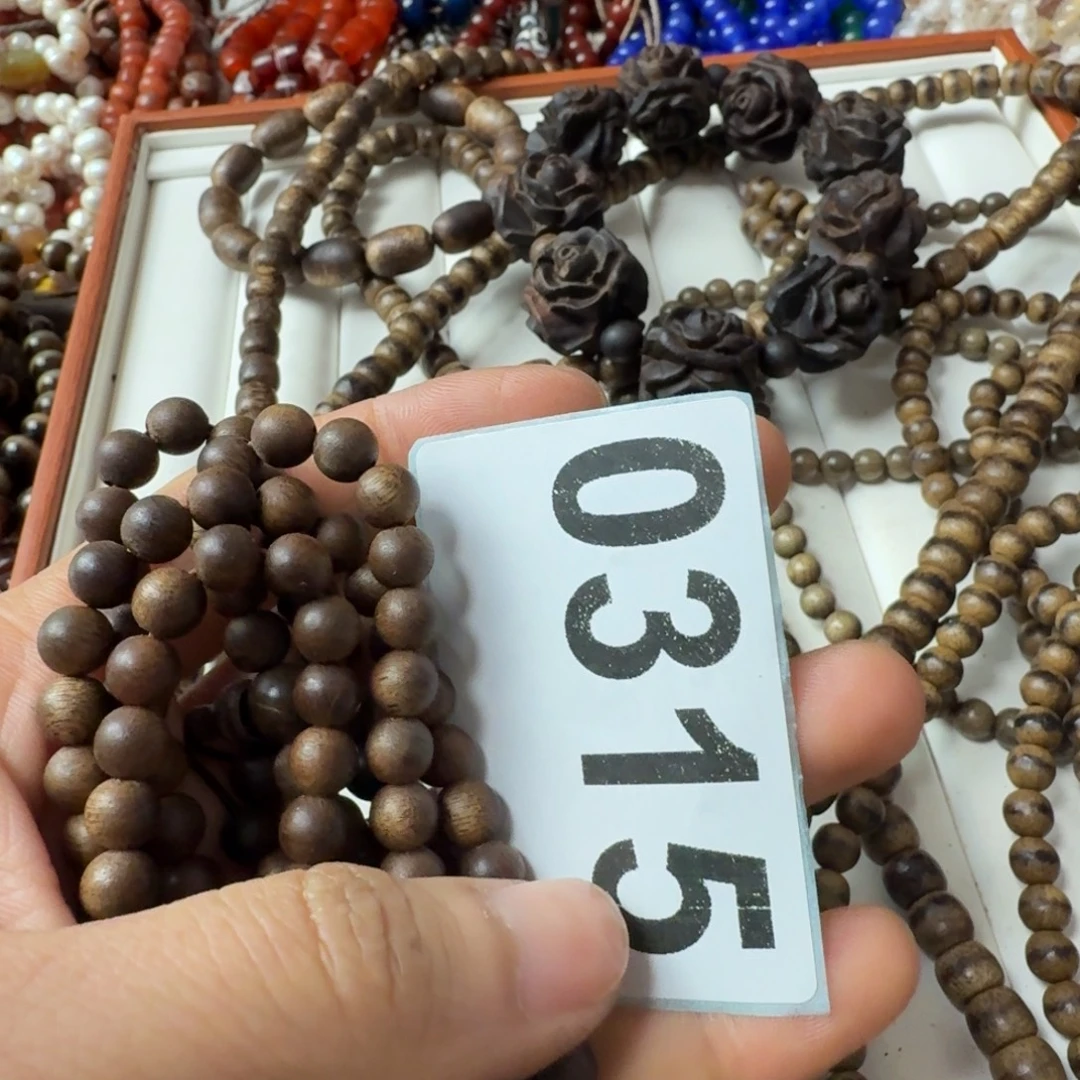 麻***子玛瑙/玉髓未镶嵌颈饰