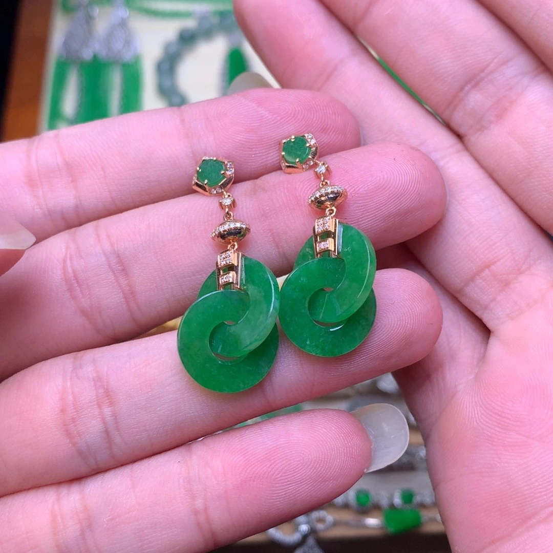 翡翠耳饰18K金镶嵌环相扣