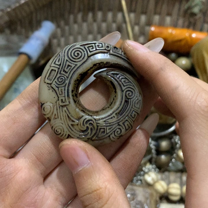 心***空瓷片头文字和图片也一样吗