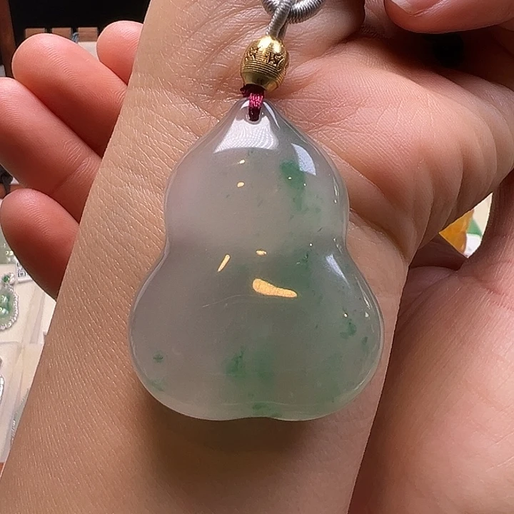 石英质玉未镶嵌颈饰