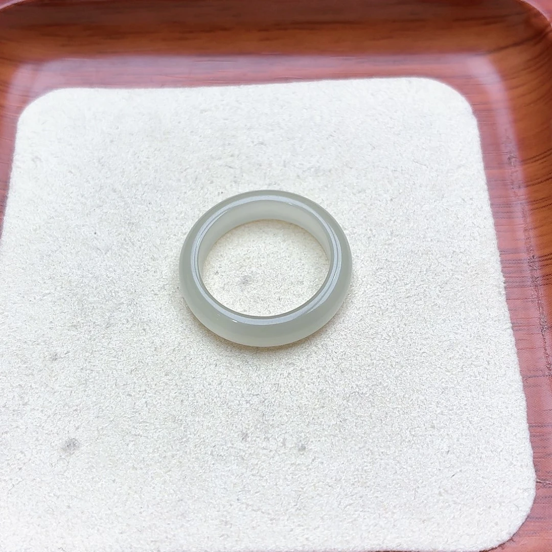 柠***檬和田玉未镶嵌戒圈13号