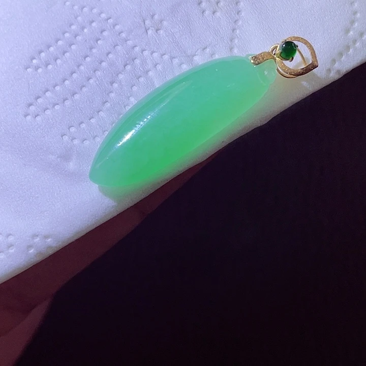 颈饰18K金镶嵌翡翠翡翠