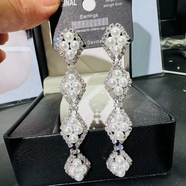 铜合金合成锆石耳饰 轻奢法式花朵珠珠长款流苏耳环小清新甜美