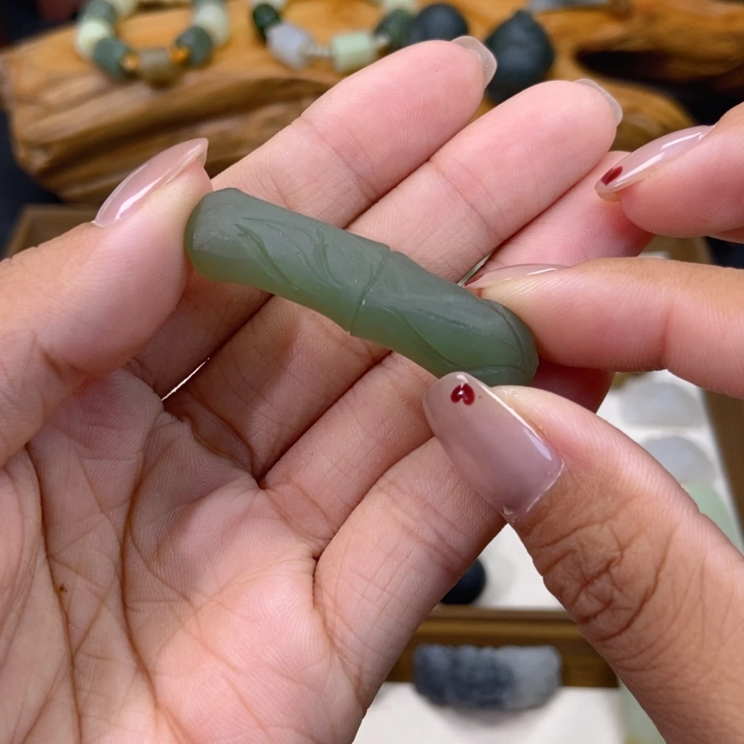 丽***吖和田玉未镶嵌手绳