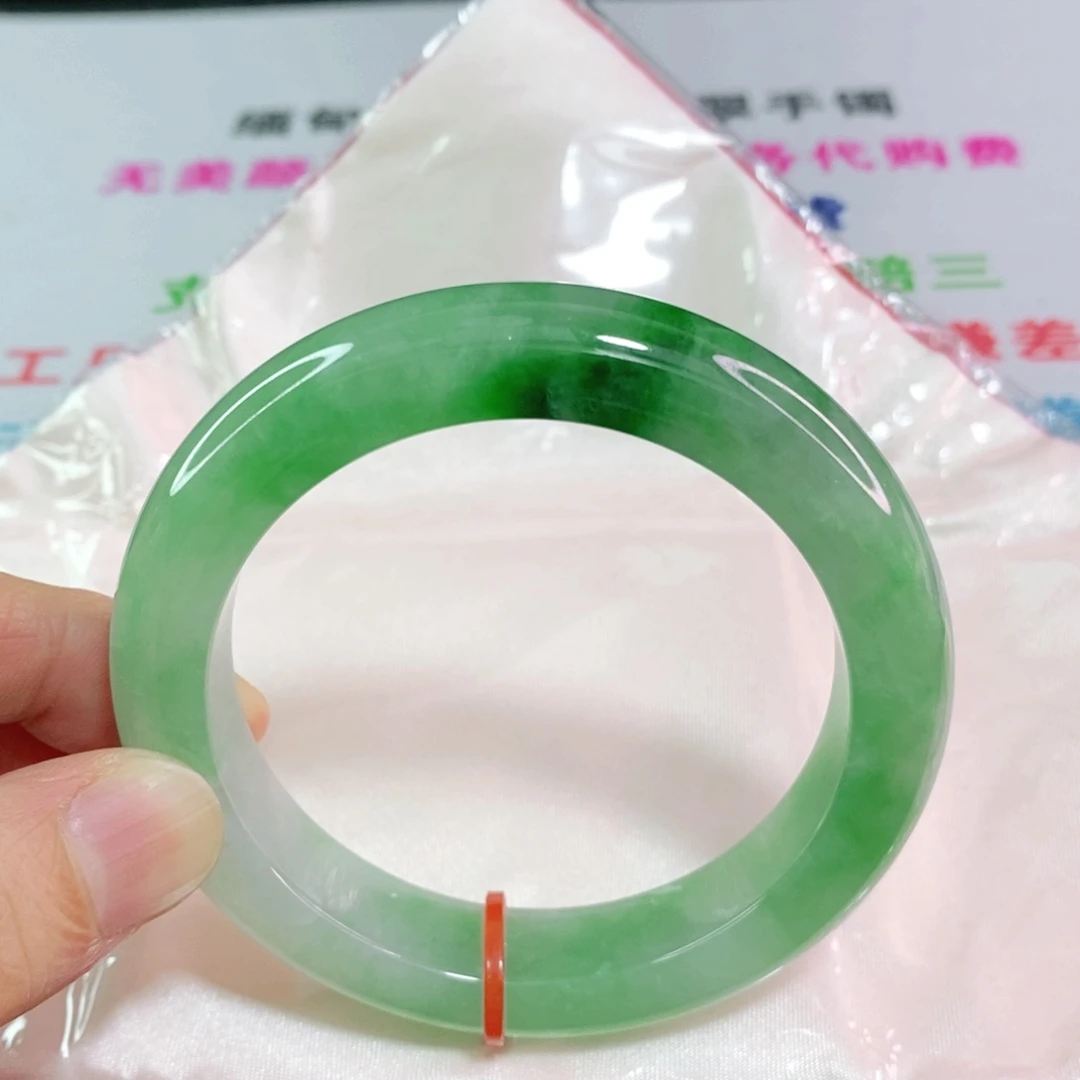 翡翠手镯未镶嵌56圈口正圈