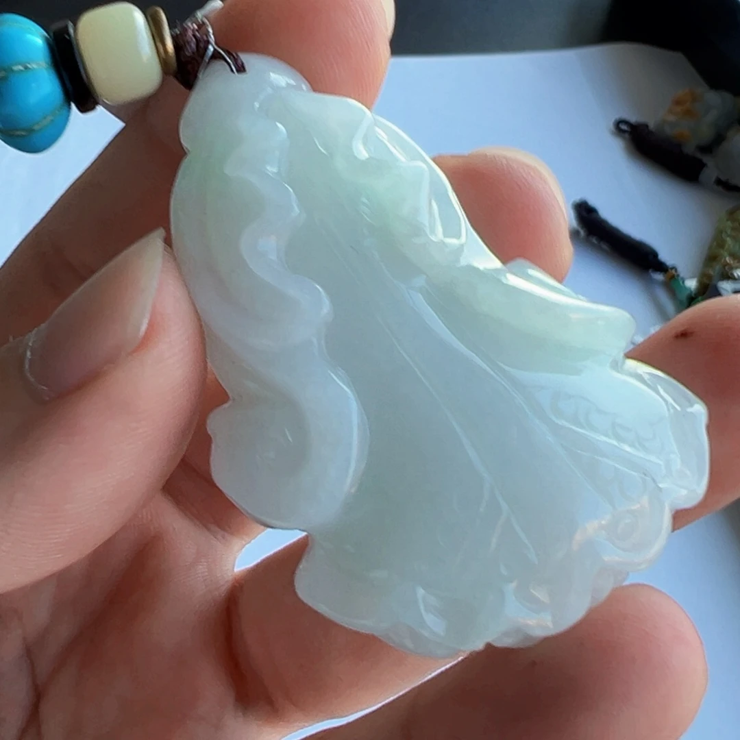 翡翠未镶嵌颈饰白菜