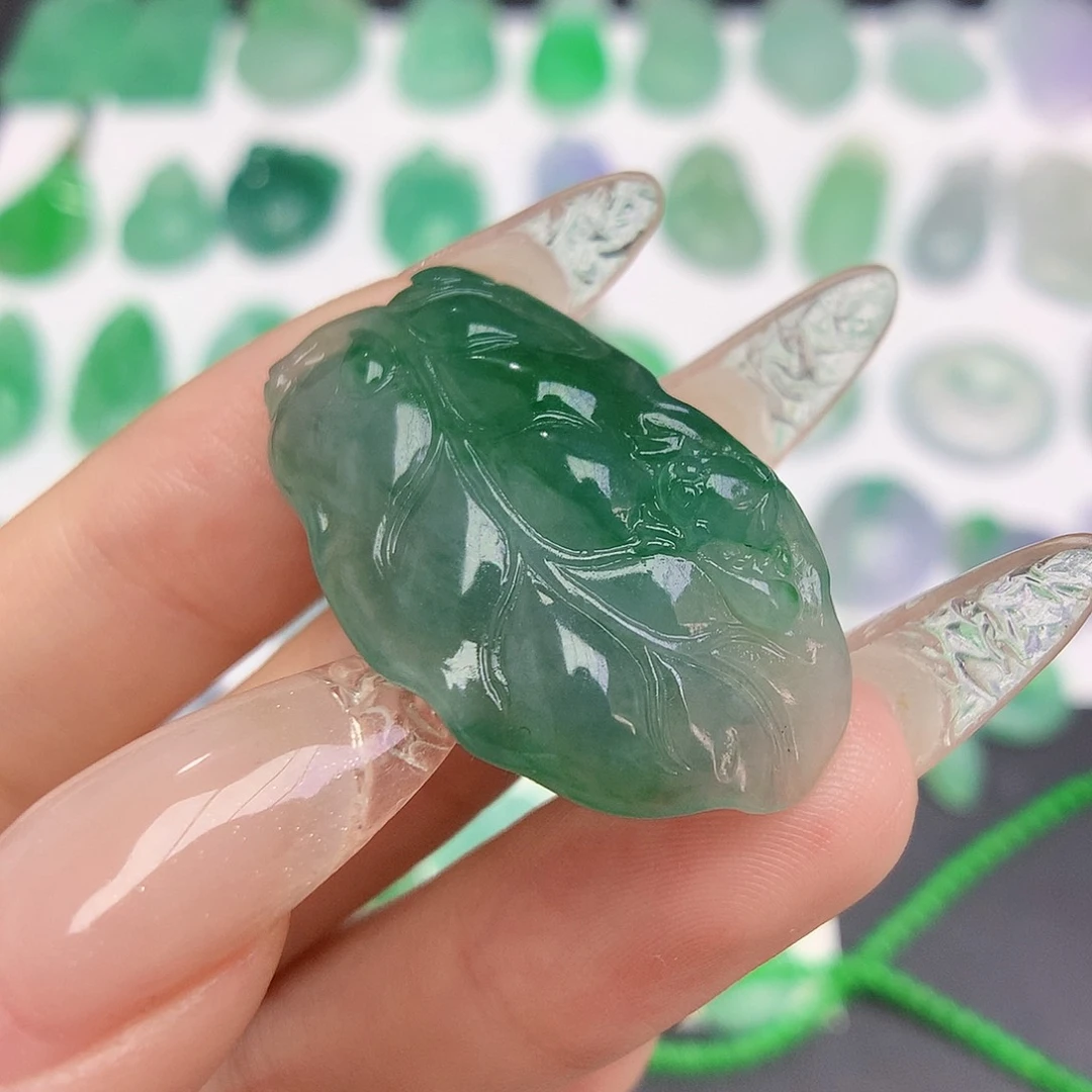 翡翠未镶嵌颈饰菩提叶