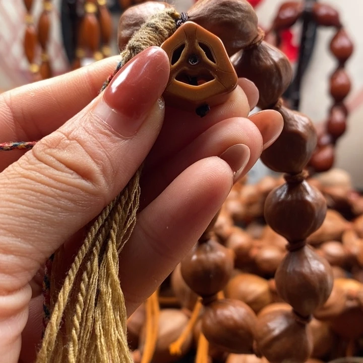 ****）手串/手链橄榄核囧脸单