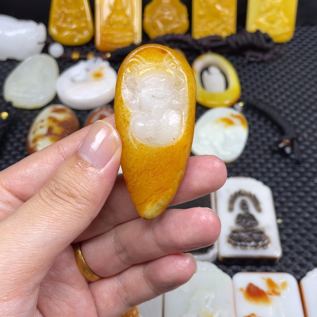 颈饰未镶嵌和田玉