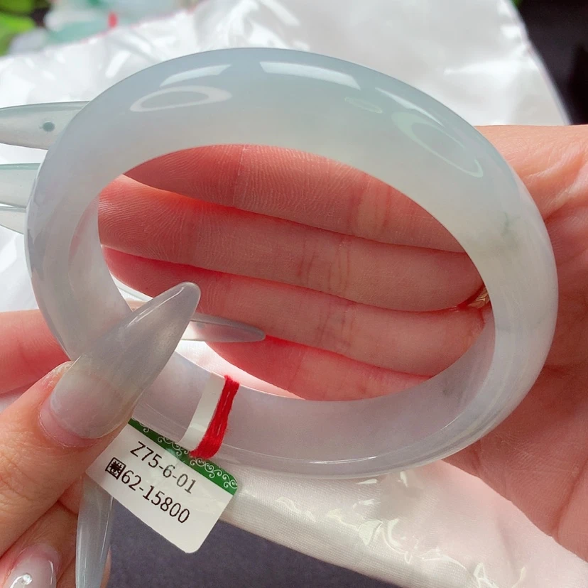 【闪购商品】翡翠手镯未镶嵌62圈