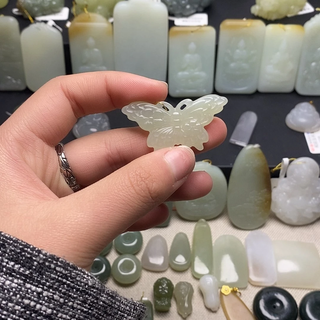 和田玉颈饰未镶嵌