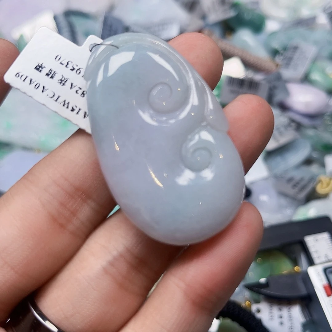 翡翠未镶嵌颈饰缅甸翡翠A货吊坠