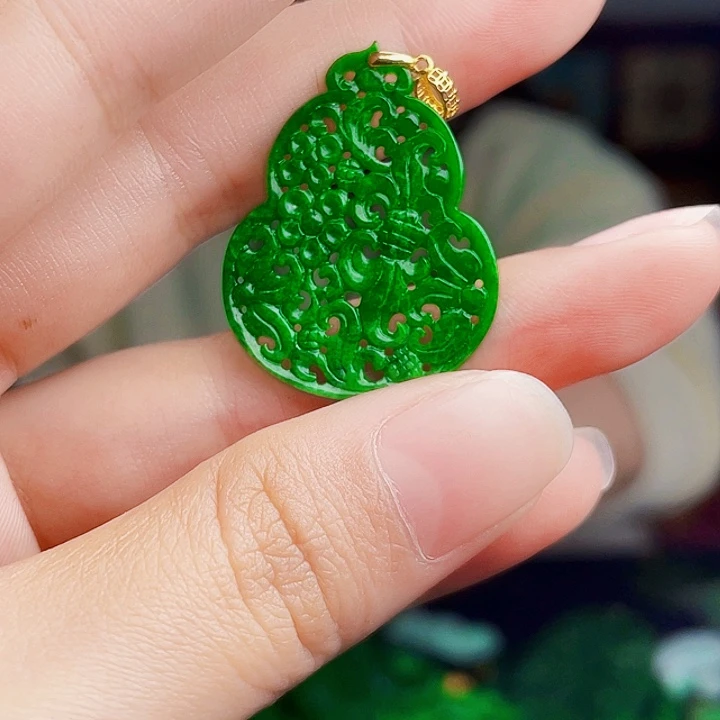 翡翠18K金镶嵌颈饰多样性