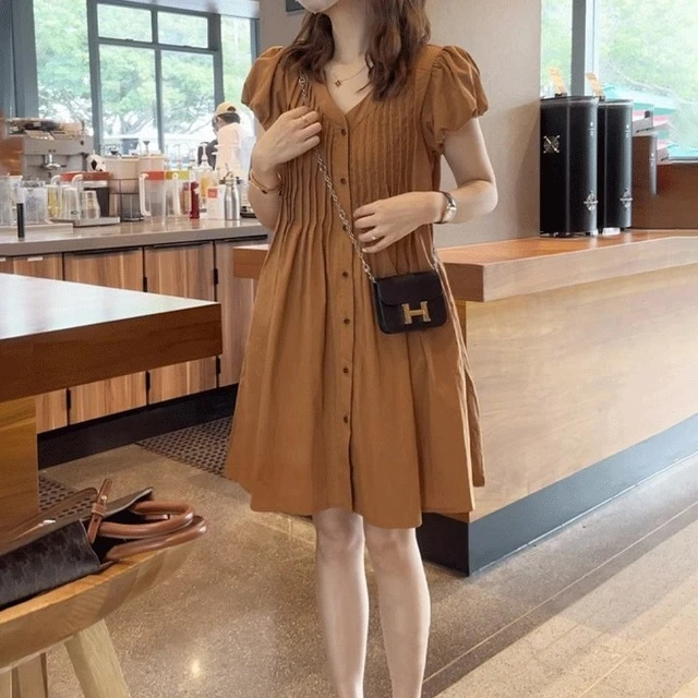 2025夏季新款法式赫本风盐系轻熟小个子设计感短袖单排扣连衣裙女