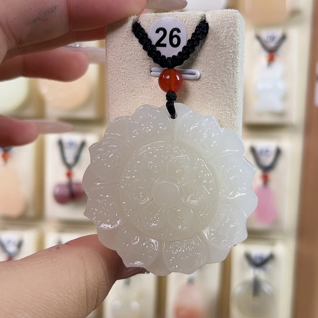 玛***车石英质玉未镶嵌颈饰