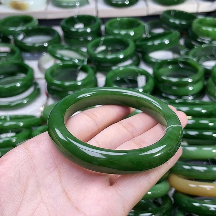 和田玉（碧玉）手镯未镶嵌