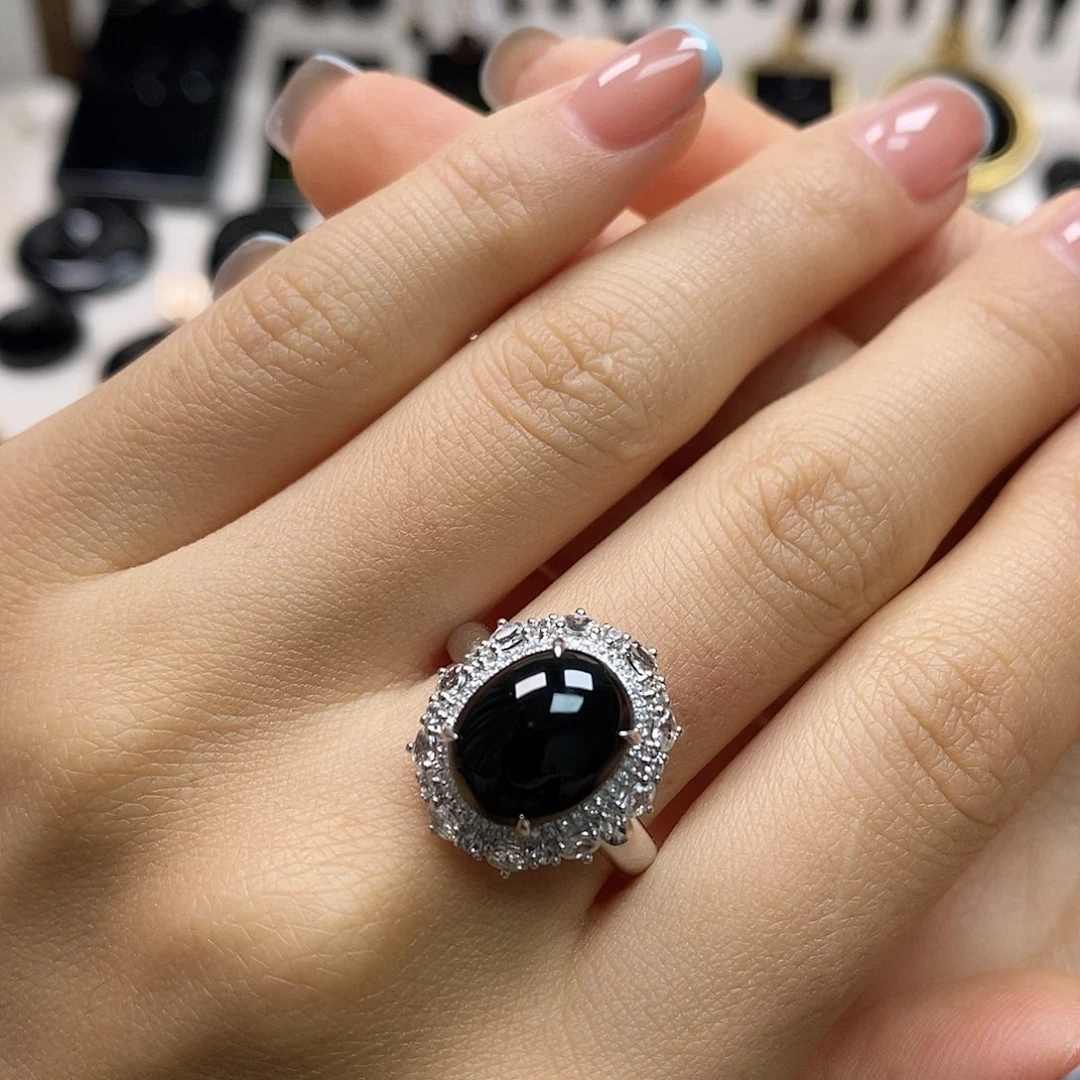 翡翠18K金镶嵌戒指