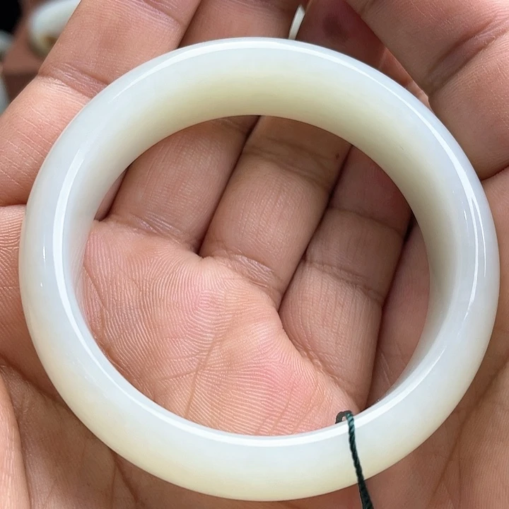 【闪购商品】未镶嵌手镯和田玉