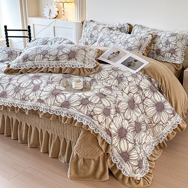 新款爆款高克重雕花牛奶绒蕾丝花边床盖四件套家用保暖床品套件冬