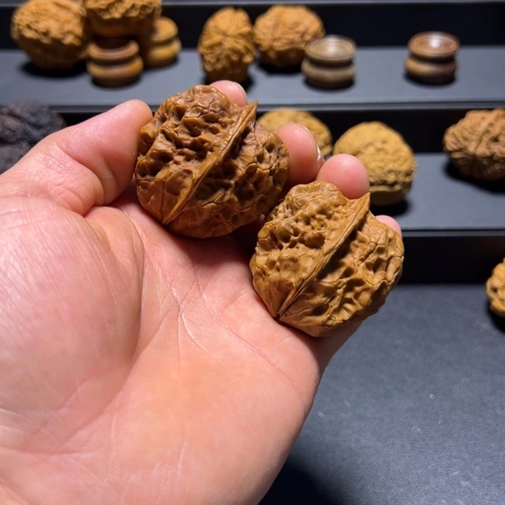 文玩核桃把件B七彩黄冠41mm