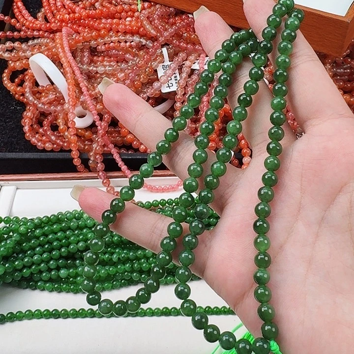 和田玉（碧玉）碧玉小米珠卡6一条未镶嵌