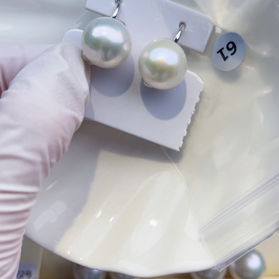 银S925镶嵌耳饰淡水珍珠