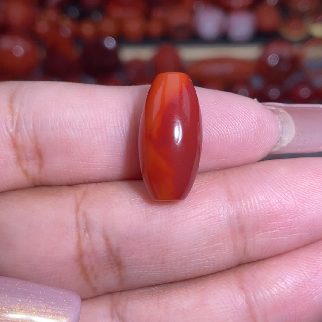 南红玛瑙未镶嵌瓦西双色桶珠卡 10×19.7