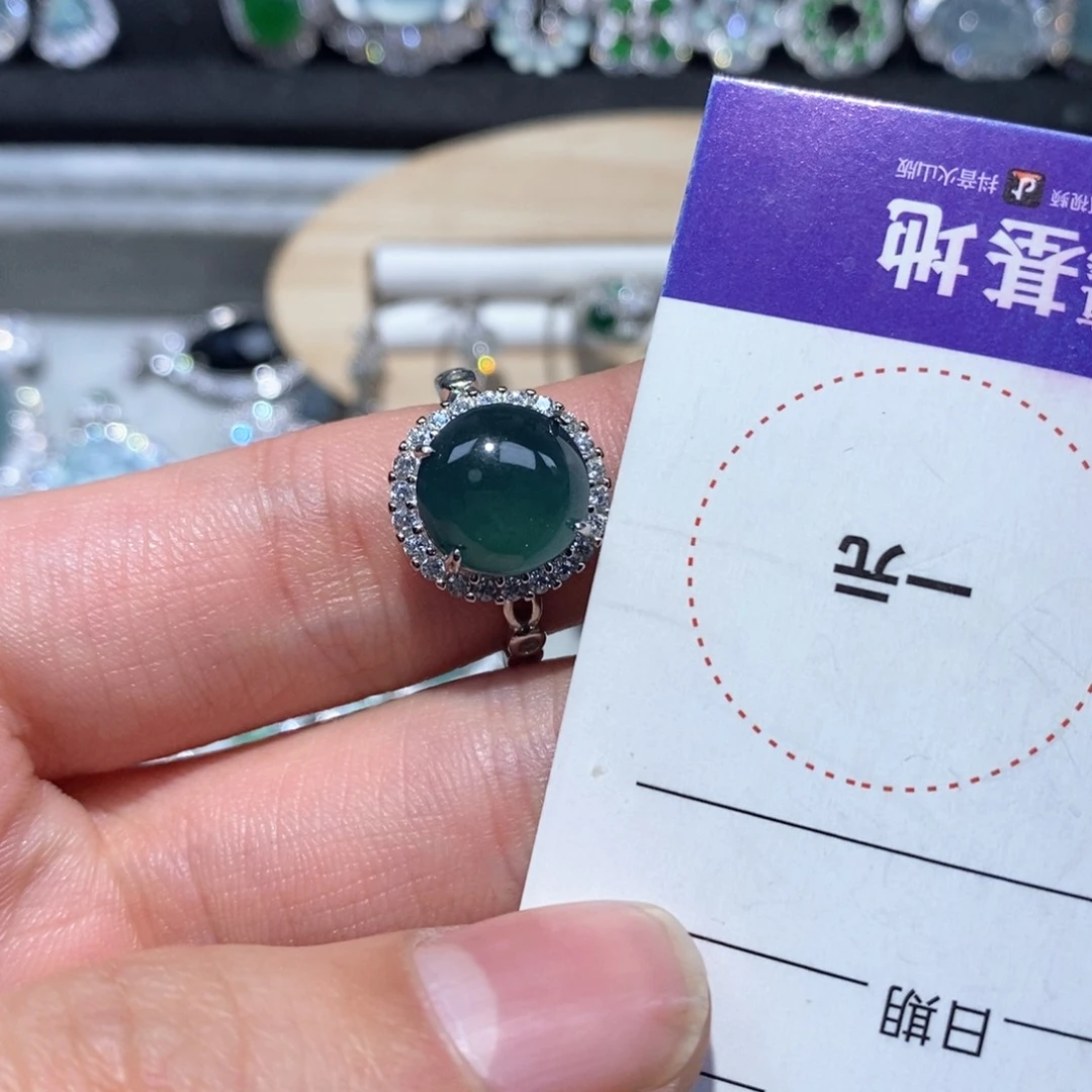 翡翠项链未镶嵌翡翠