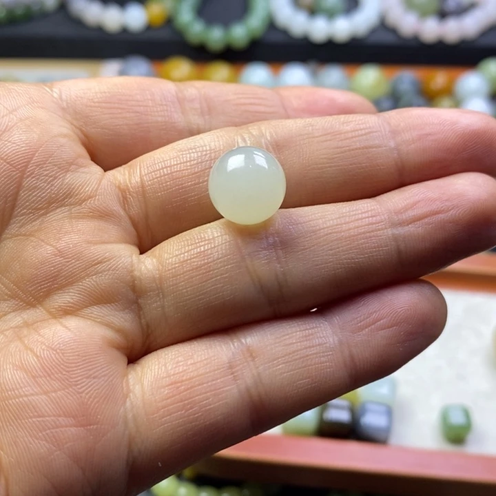 玉***波和田玉未镶嵌珠宝半成品蜂蜜水卡12