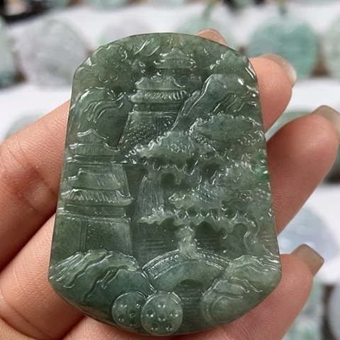 翡翠颈饰未镶嵌山水牌福利