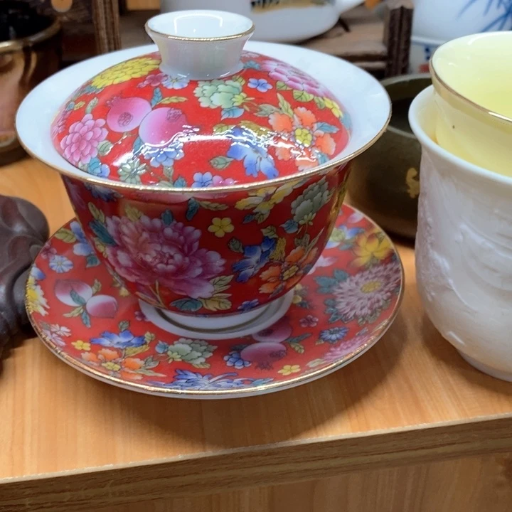 刚果共和国红色盖碗