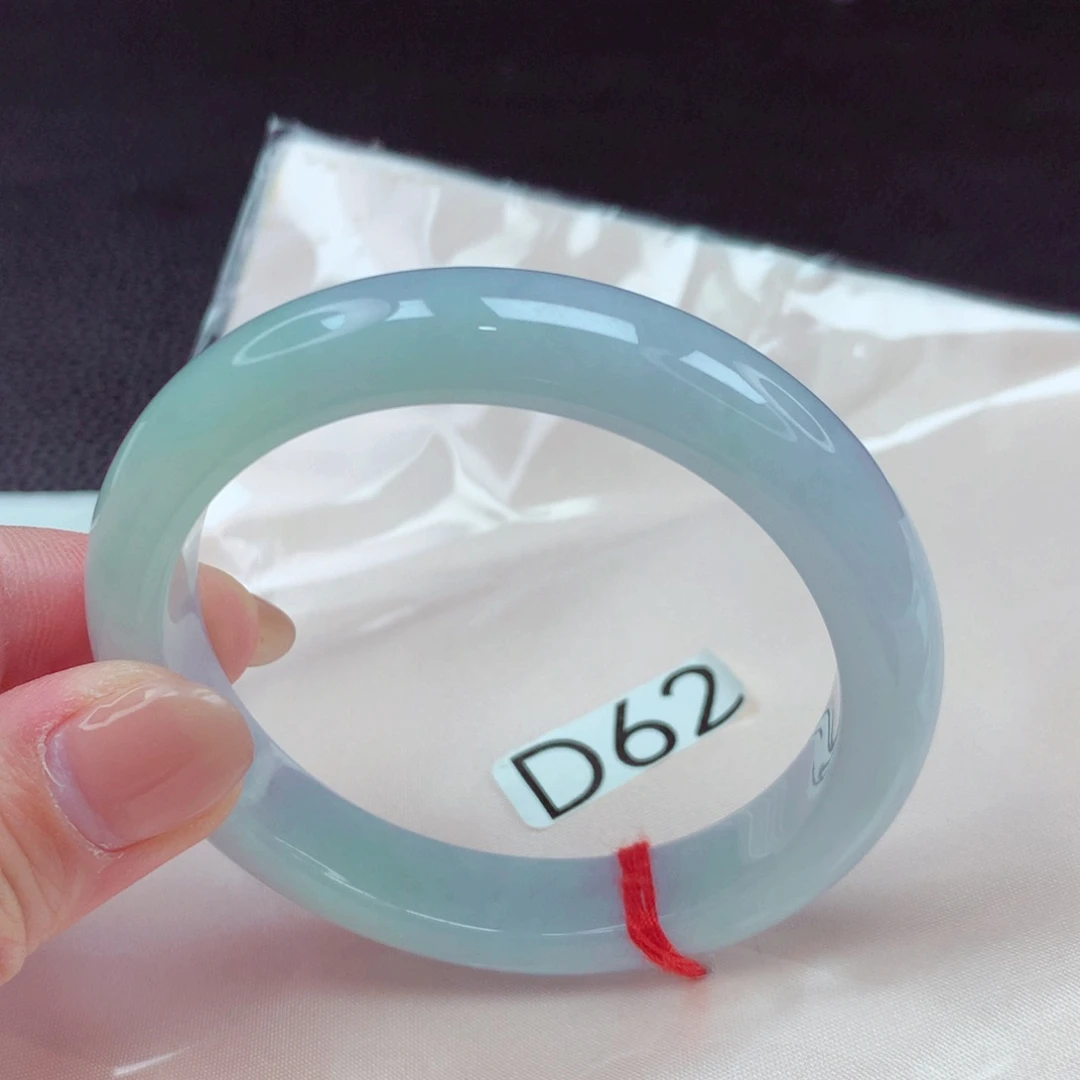 翡翠手镯未镶嵌手镯88