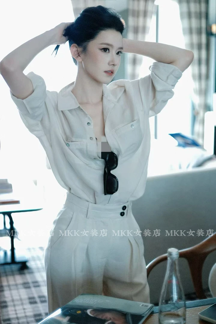 法式气质高端上衣女2025年早秋独特超好看时尚洋气时髦长袖衬衫
