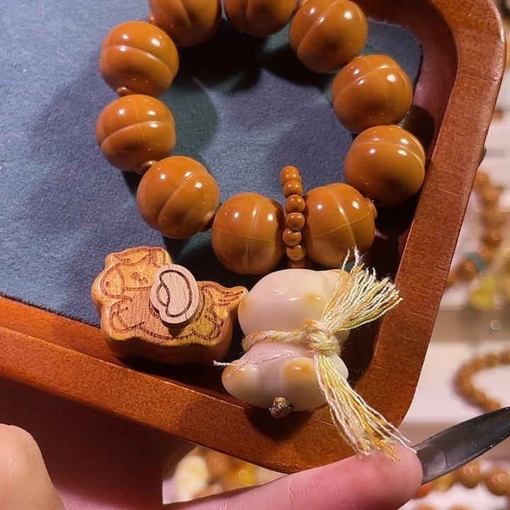 薄***l猴头核桃手串葫芦小马手捻