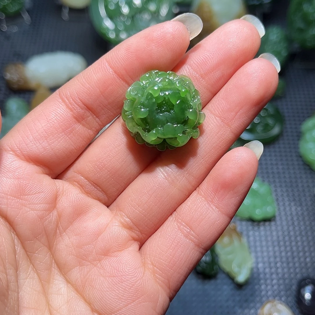 和田玉颈饰未镶嵌枕*