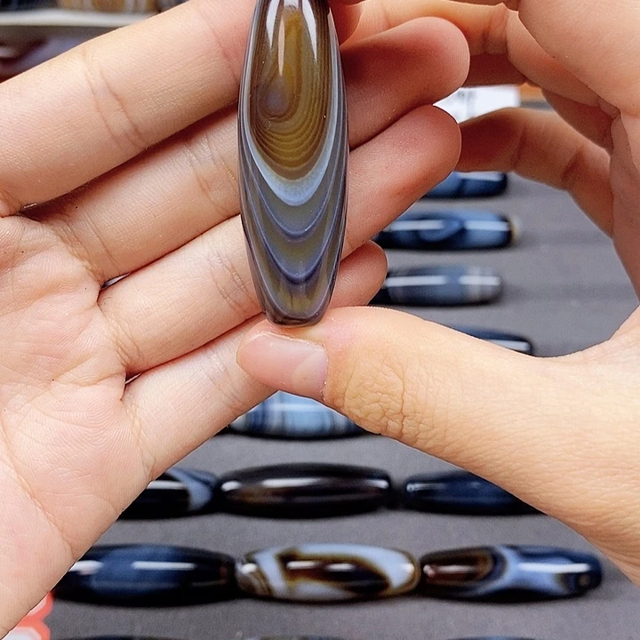 宝****玛瑙/玉髓合金珠宝半成品