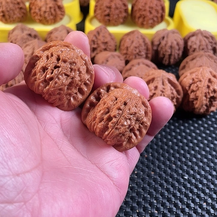 北***城文玩核桃把件雪麒麟39尺