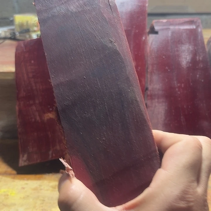 缅甸鸽血红龙髓檀木