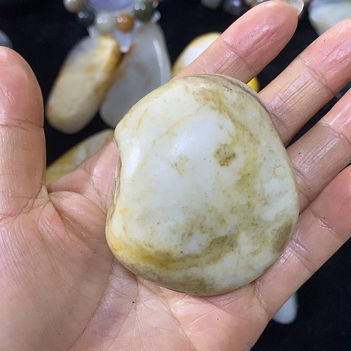 和田玉（糖玉）未镶嵌挂件